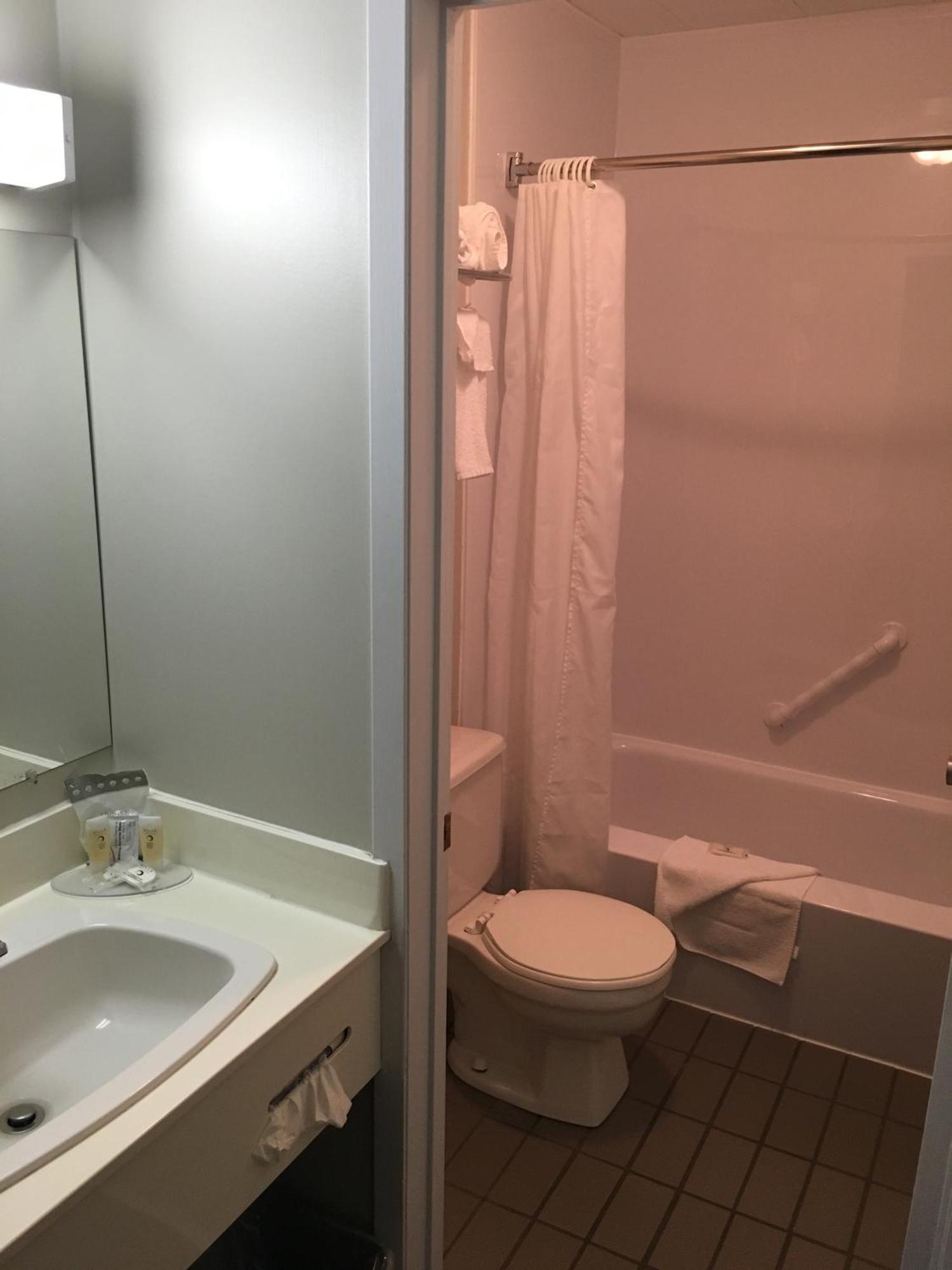 Fairway Inn Sussex Rom bilde
